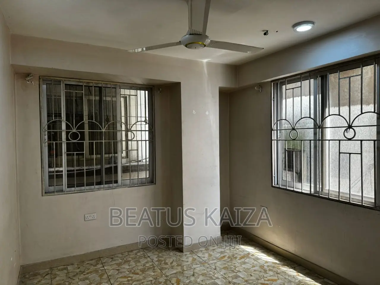 3bdrm Block of Flats in Kariakoo Fire for rent