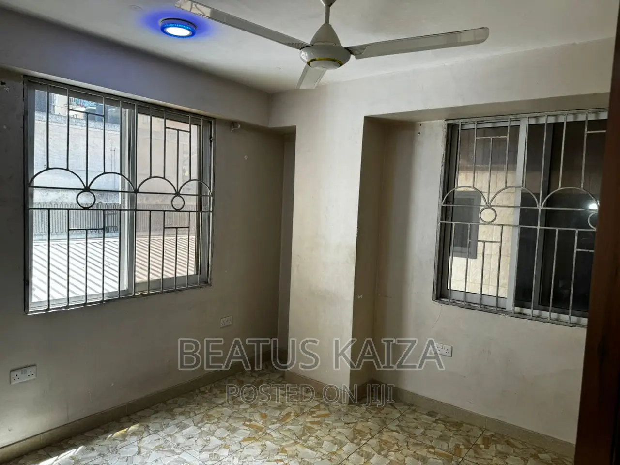 3bdrm Block of Flats in Kariakoo Fire for rent