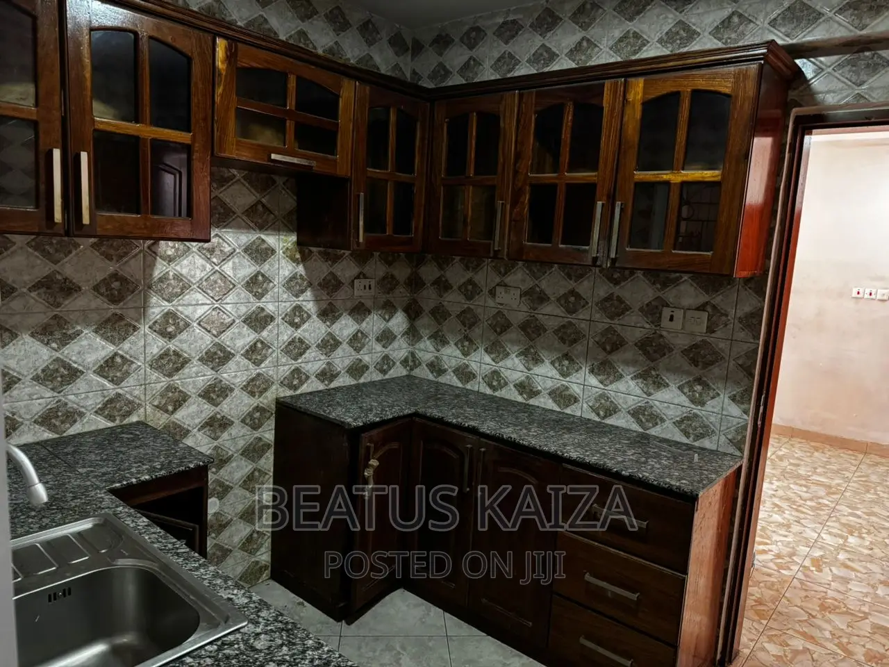 3bdrm Block of Flats in Kariakoo Fire for rent