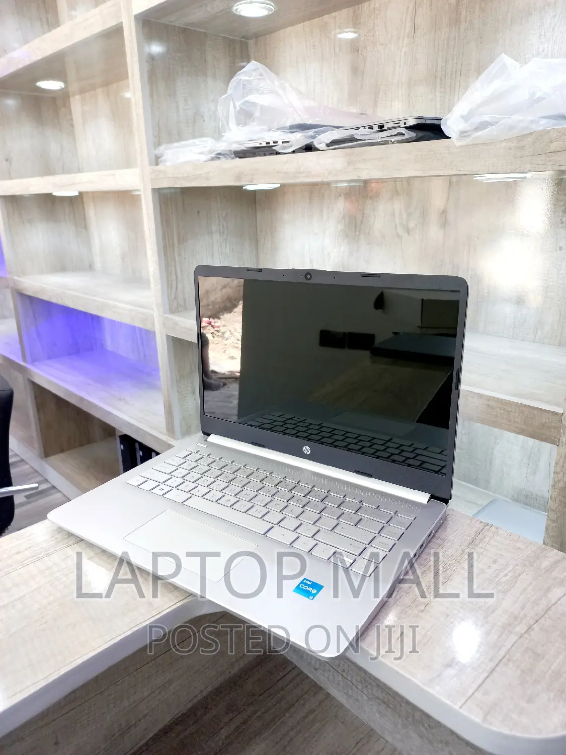 New Laptop HP 14-Dq1025cl 8GB Intel Core I3 SSD 512GB