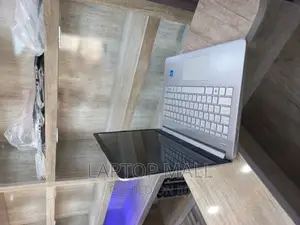 New Laptop HP 14-Dq1025cl 8GB Intel Core I3 SSD 512GB