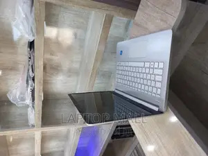 New Laptop HP 14-Dq1025cl 8GB Intel Core I3 SSD 512GB
