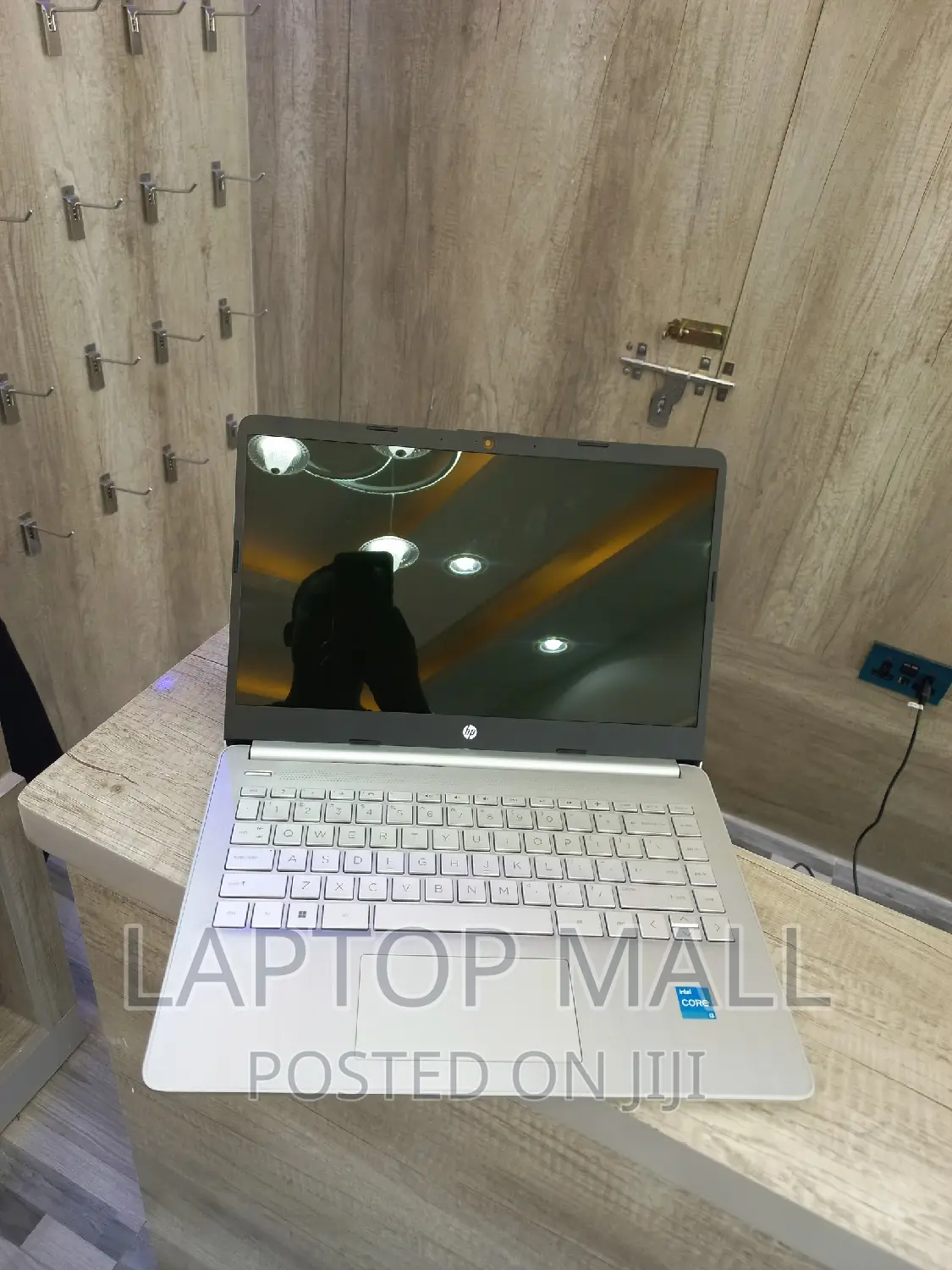 New Laptop HP 14-Dq1025cl 8GB Intel Core I3 SSD 512GB
