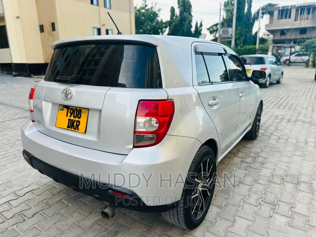 Toyota IST 2007 Silver