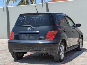 Toyota IST 2004 Black