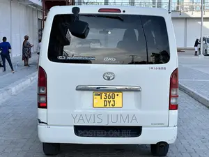 Toyota HiAce 2010 White