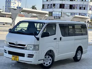 Toyota HiAce 2010 White