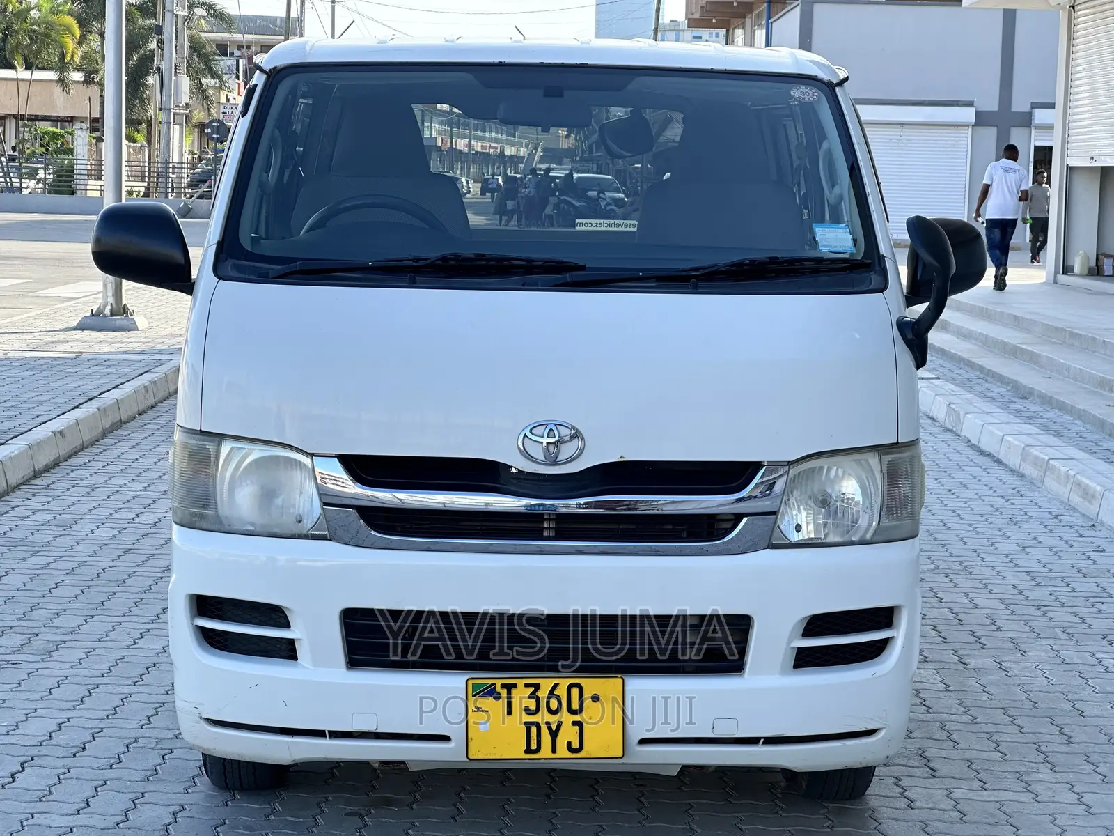 Toyota HiAce 2010 White