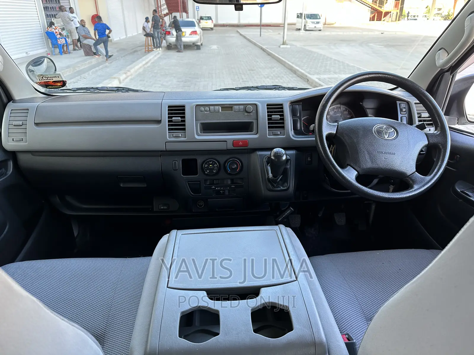 Toyota HiAce 2010 White