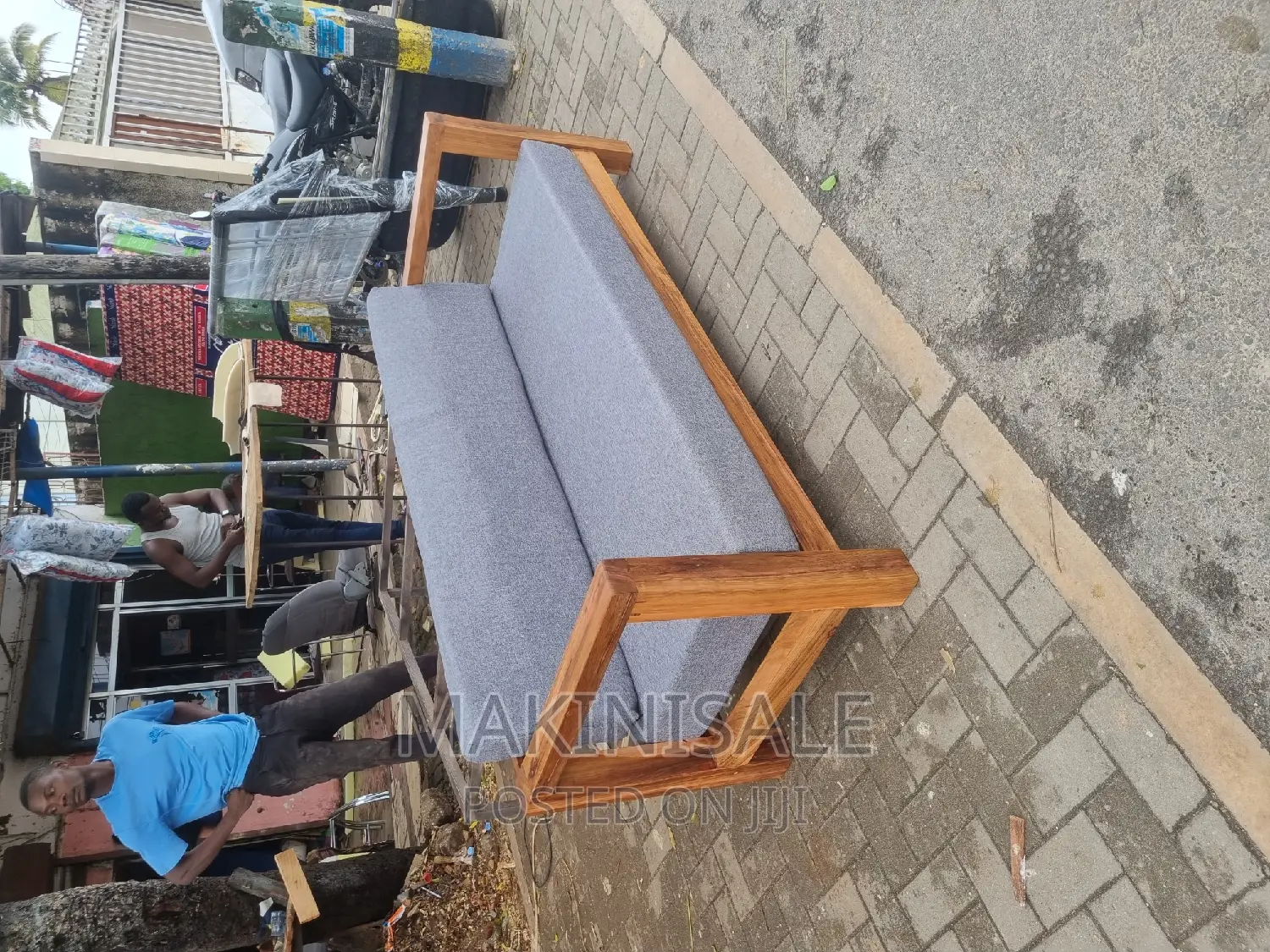 Sofa Nzuri Sana Simple