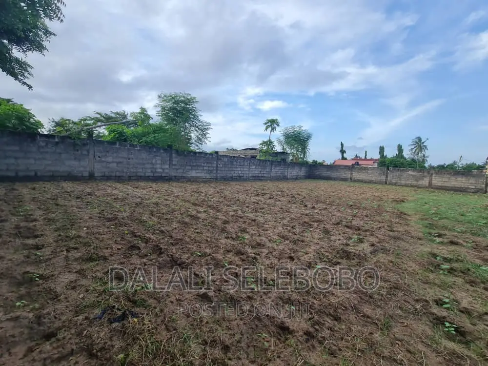 Plot 2in1 at Boko Near by Ununio