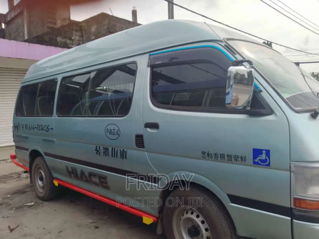 Toyota HiAce 2006 Gray