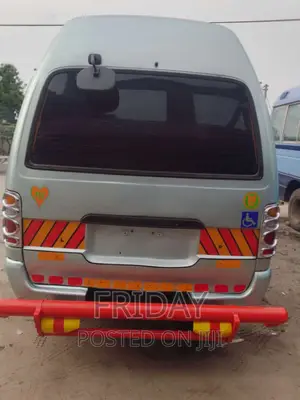 Toyota HiAce 2006 Gray