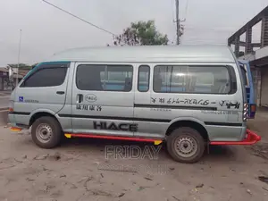 Toyota HiAce 2006 Gray