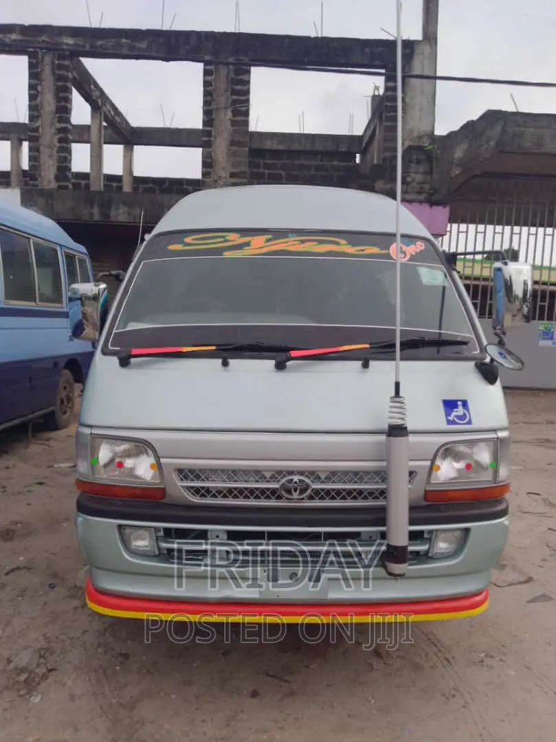 Toyota HiAce 2006 Gray