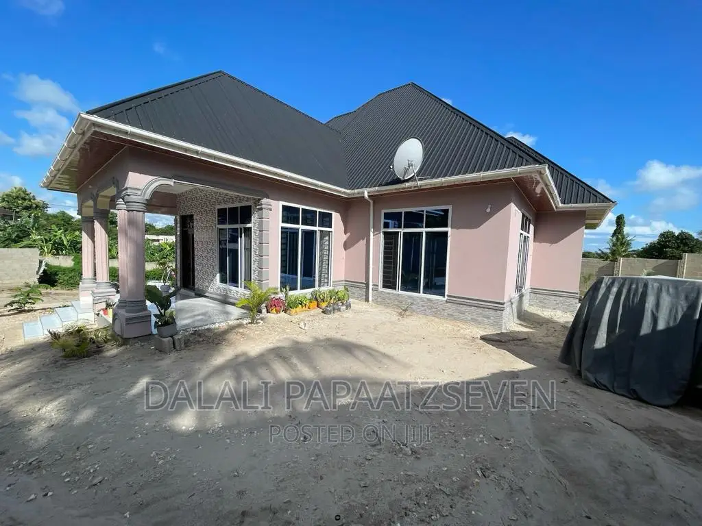4bdrm House in Dalalipapaatzseven, Kinondoni for sale