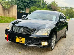 Toyota Crown 2004 Black