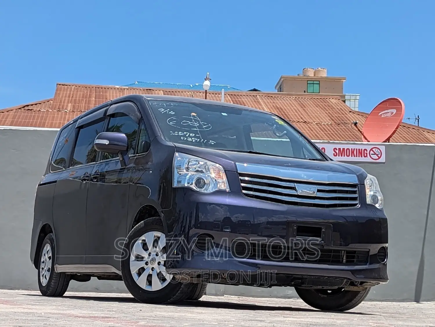 Toyota Noah 2010 Gray
