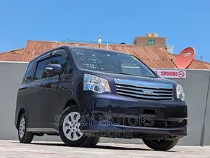 Toyota Noah 2010 Gray