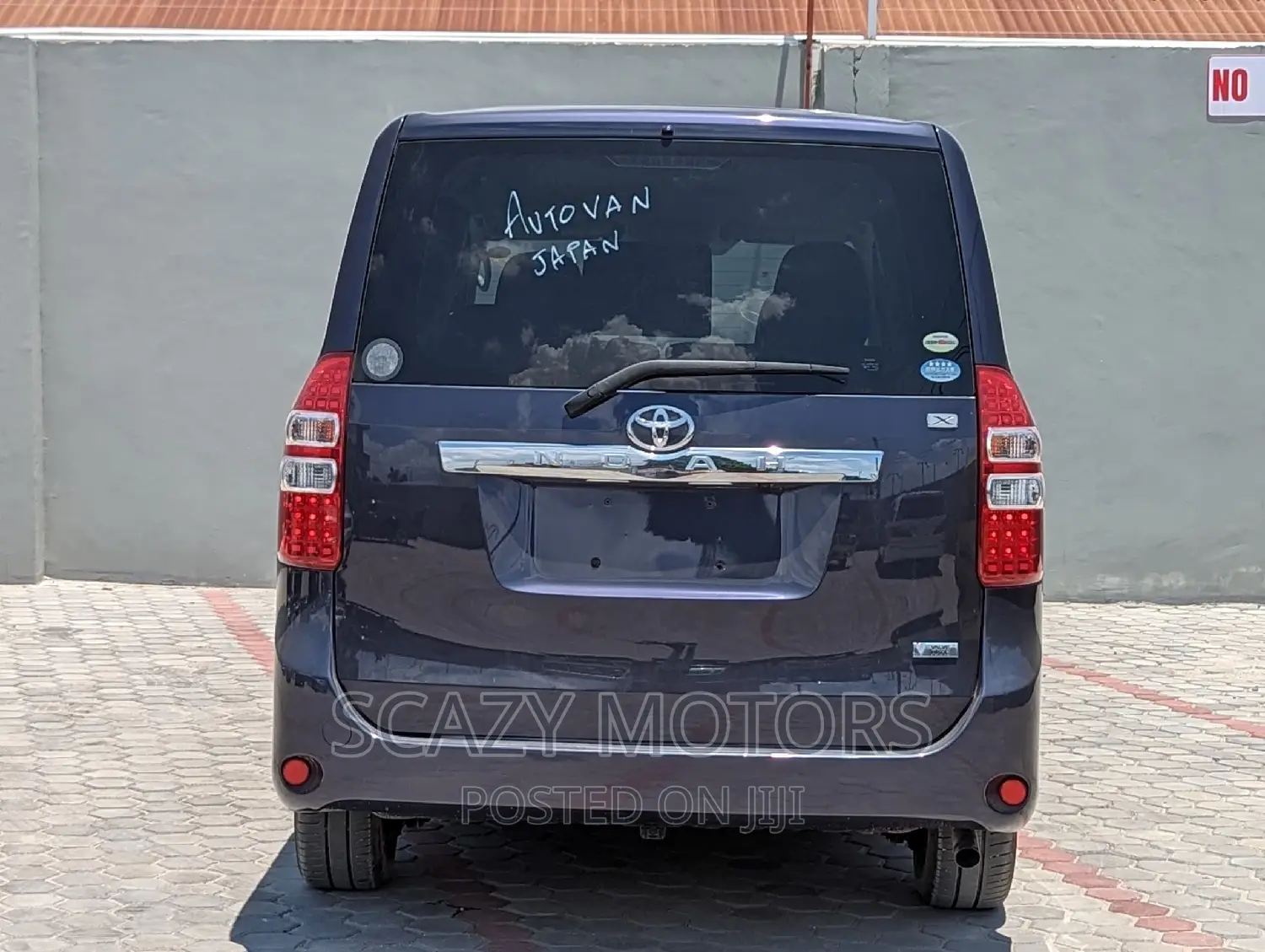 Toyota Noah 2010 Gray