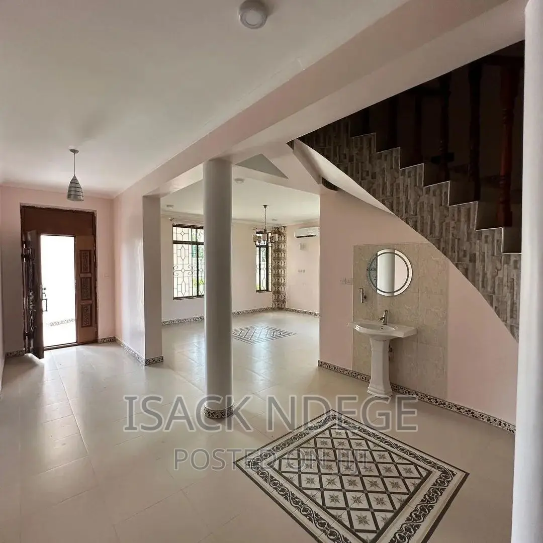 5bdrm House in Bahari Beach, Kinondoni for rent