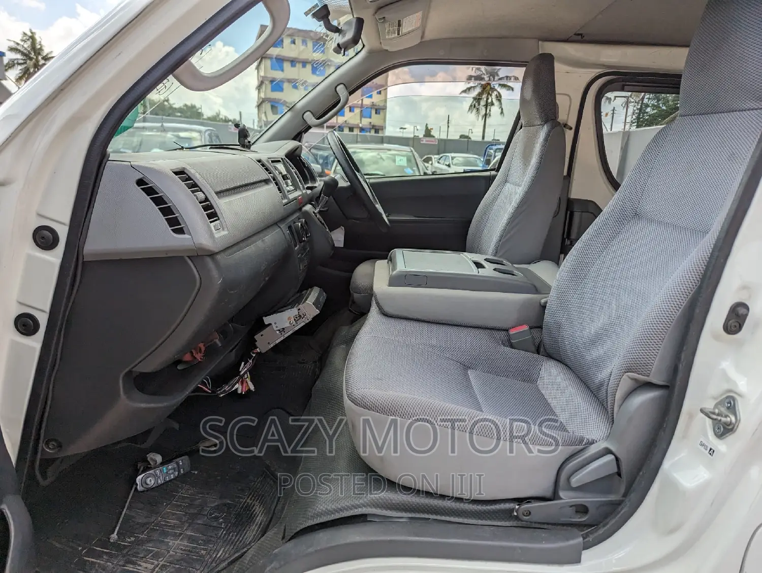 Toyota Quantum 2006 White