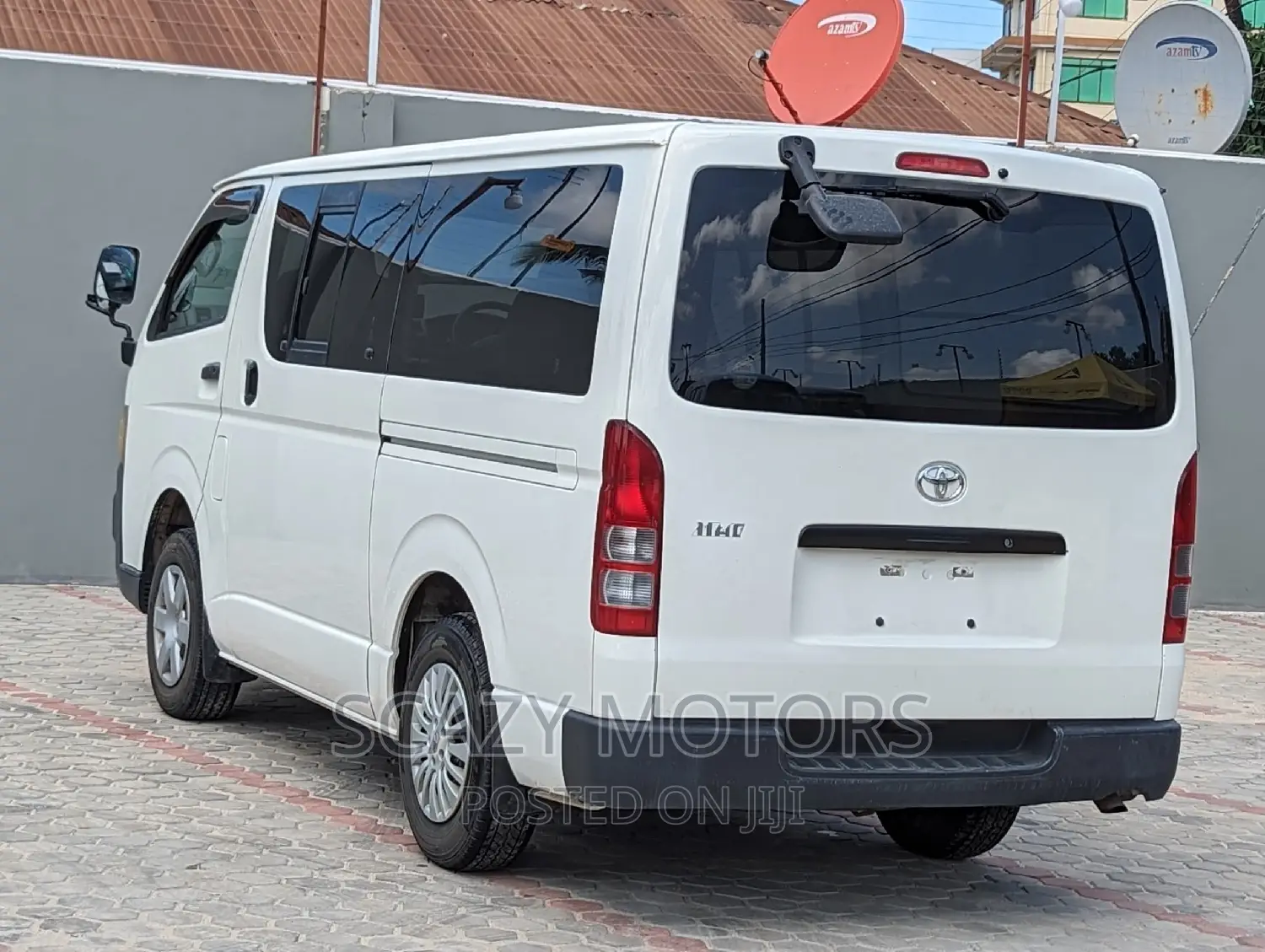 Toyota Quantum 2006 White