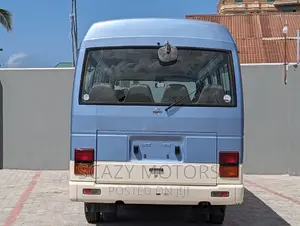 Nissan Civilian 1995