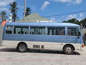 Nissan Civilian 1995