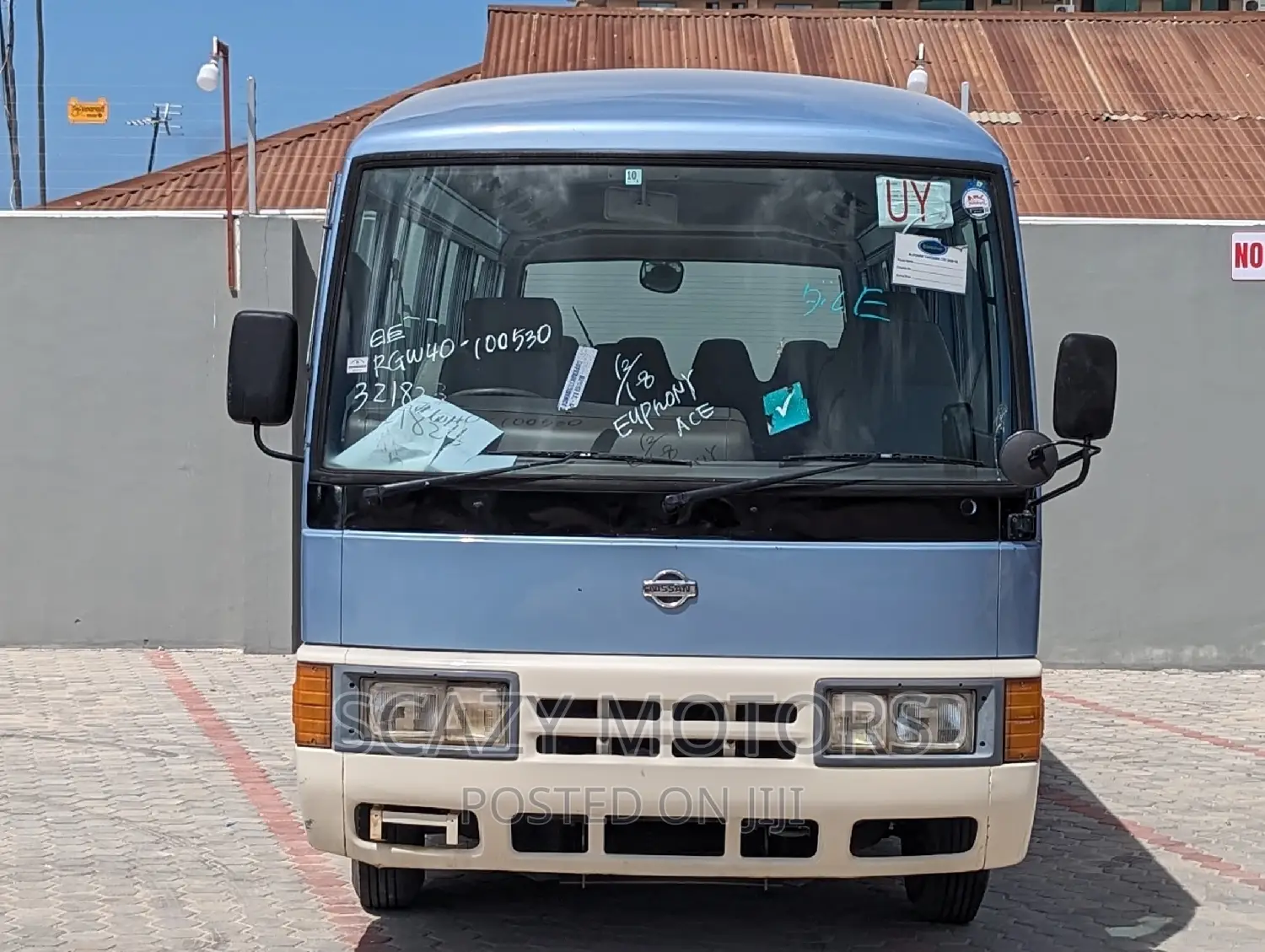 Nissan Civilian 1995