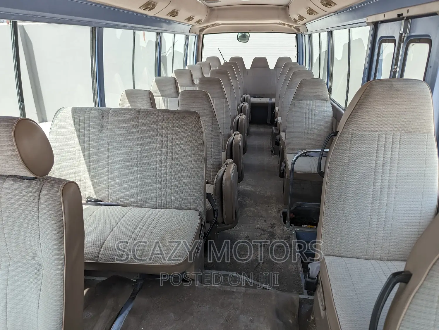 Nissan Civilian 1995