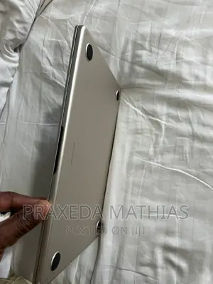 Laptop Apple MacBook Air 2022 M2 8GB Apple M2 SSD 512GB
