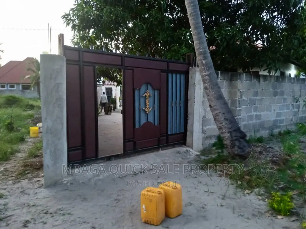 3bdrm House in Bagamoyo Kiromo for sale