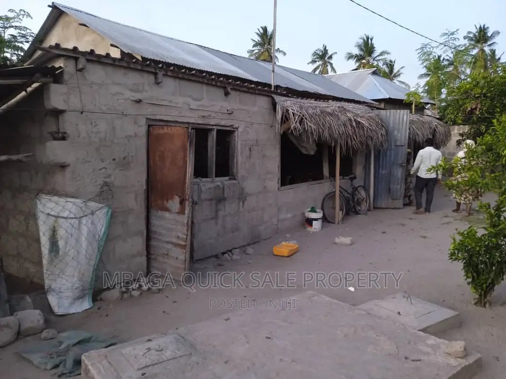 3bdrm House in Bagamoyo Kiromo for sale