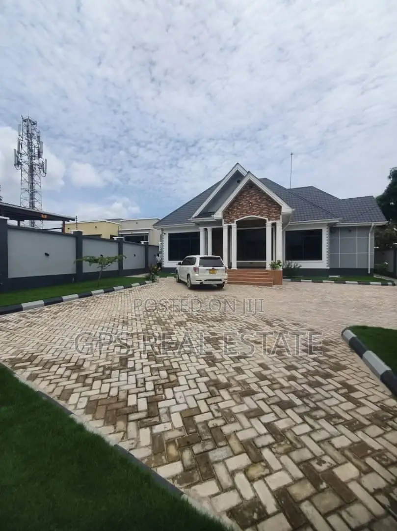 4bdrm House in Tabata Segerea, Kinondoni for sale