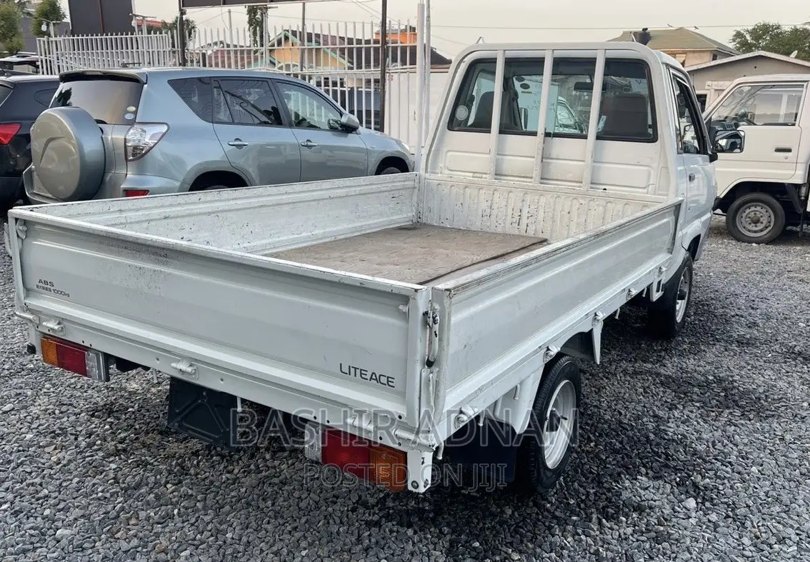 Toyota Townace Injection Truck.