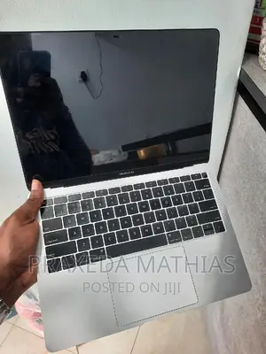 Laptop Apple MacBook Air 2022 M2 8GB Apple M2 SSD 512GB