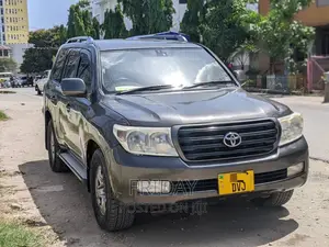 Toyota Land Cruiser 4.5 V8 VXR 2017 Gray