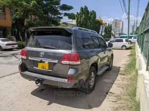 Toyota Land Cruiser 4.5 V8 VXR 2017 Gray