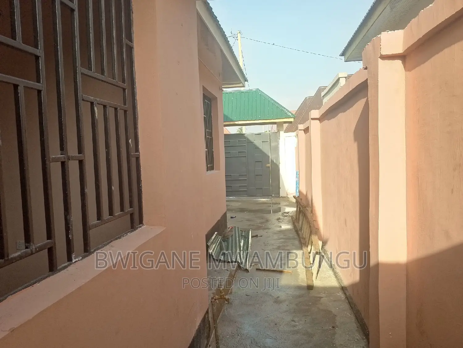 3bdrm Apartment in Mwambungu Broker, Mbagala for sale