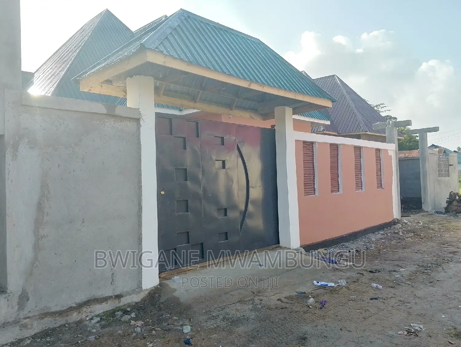3bdrm Apartment in Mwambungu Broker, Mbagala for sale