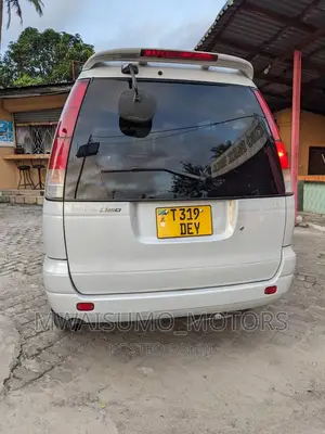 Toyota Noah 2004 White