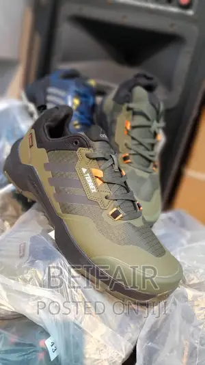 Quality Sneakers | Raba Original