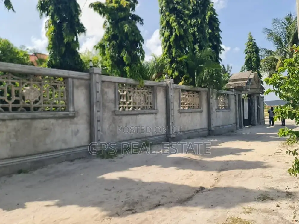 3bdrm House in Kisemvule, Ilala for sale