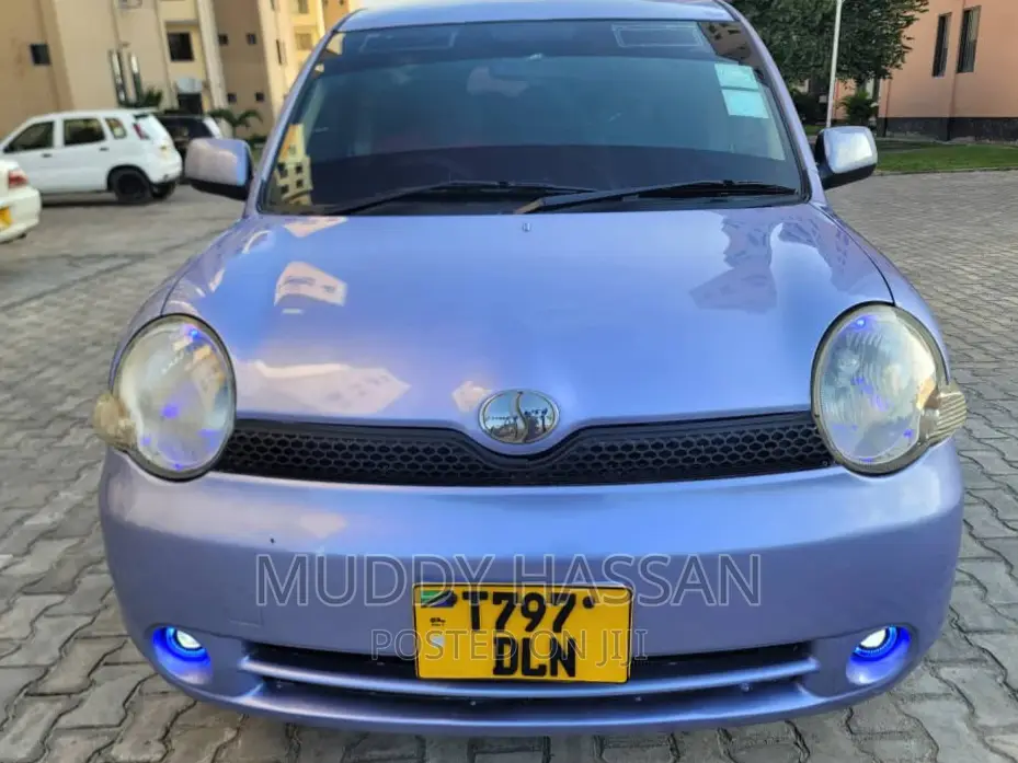 Toyota Sienta 2006 Blue