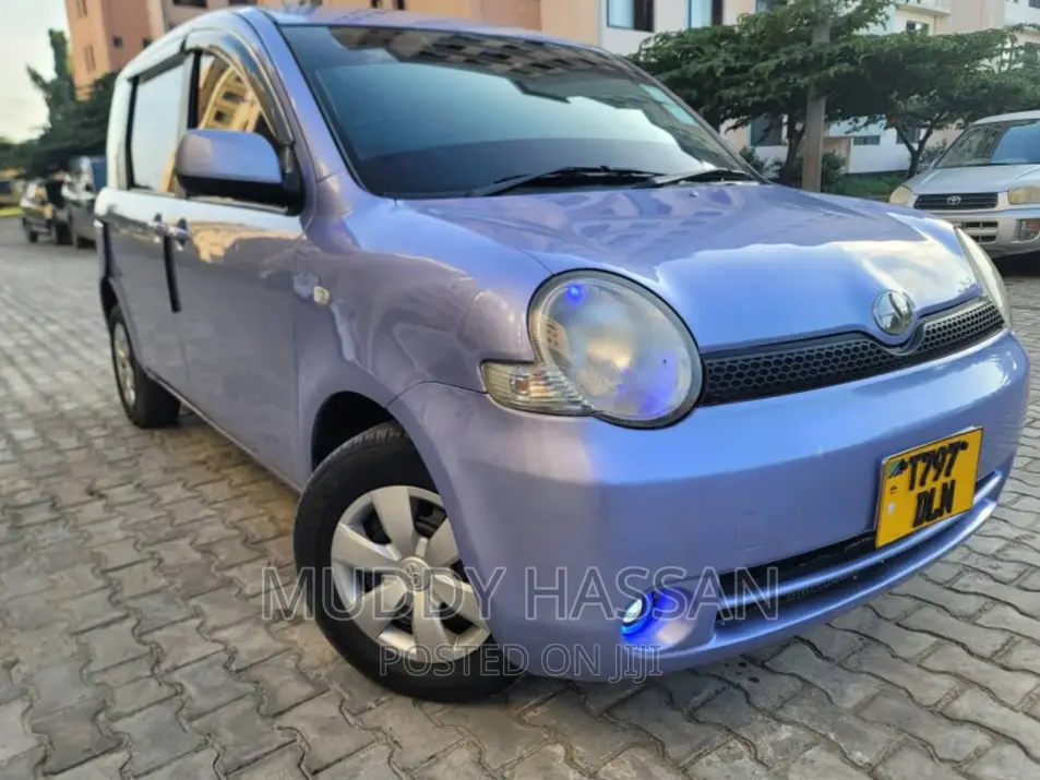 Toyota Sienta 2006 Blue