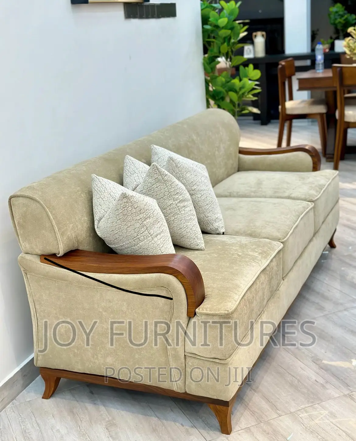 Classic Sofa Set