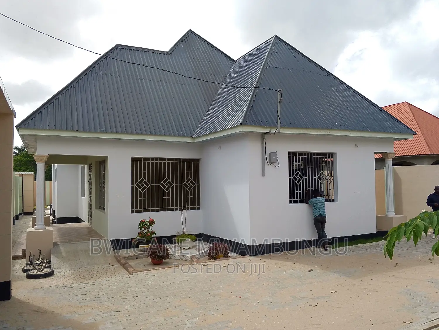 Furnished 4bdrm Apartment in Toangoma Shule for sale