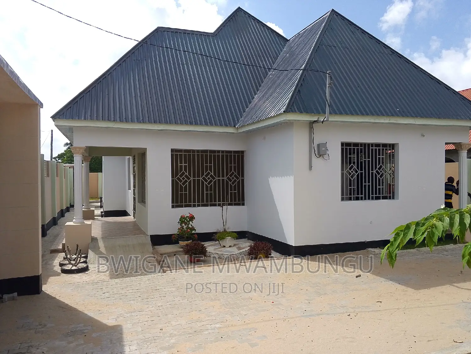 Furnished 4bdrm Apartment in Toangoma Shule for sale