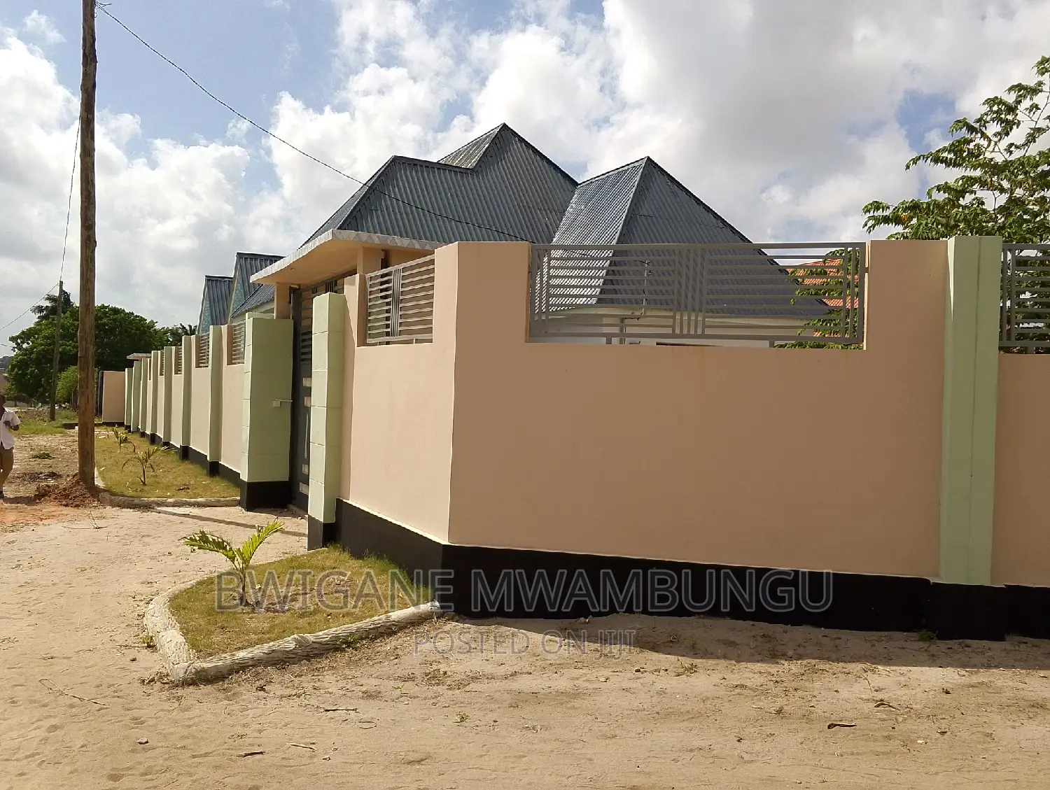 Furnished 4bdrm Apartment in Toangoma Shule for sale
